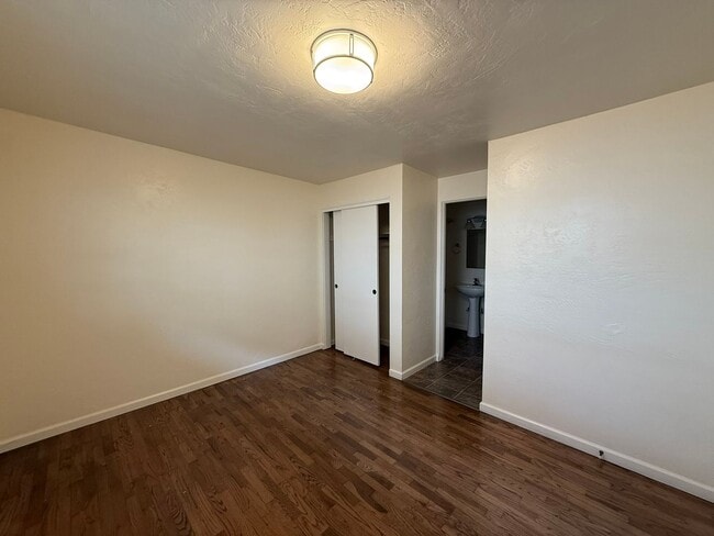 Photo - 2950 Willamette St Unit 3