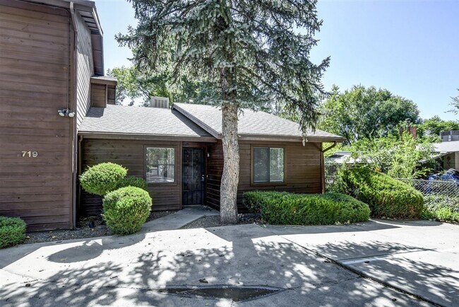 Photo - 719 Division St Unidad 1A