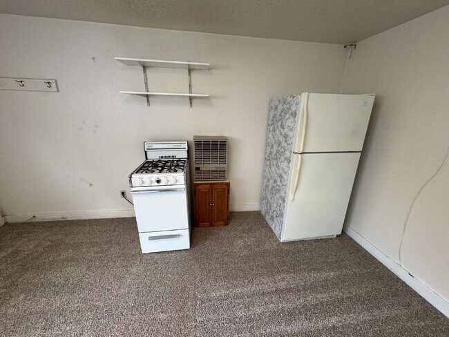 Photo - Studio Cottage / 1/2 off 3rd Month's Rent Unit B