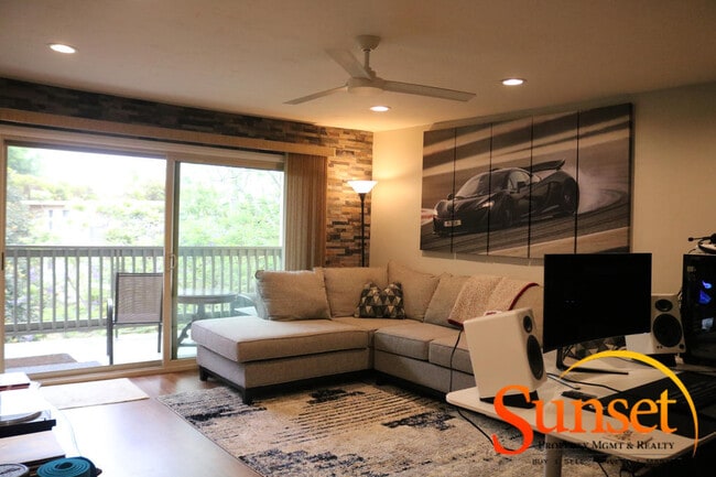 Building Photo - 4444 W Point Loma Blvd Rental