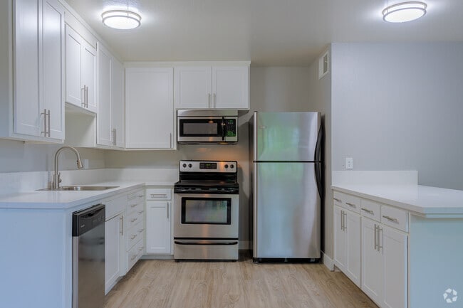 1BR, 1BA - 750SF - Kitchen - Moxy Apartments