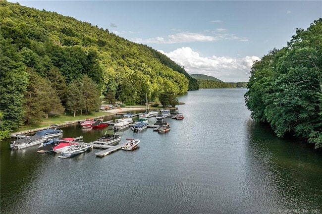 Photo - 8 Cedar Point Dr