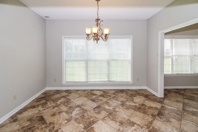 Photo - 15 Austin Cir