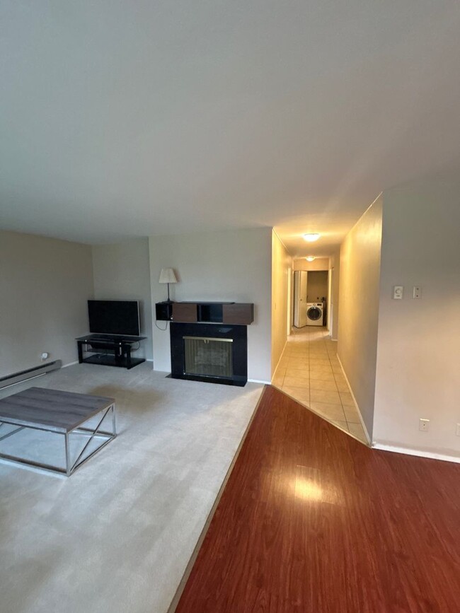 Fantastic 2 Bed 2 Bath Condo in the U Dist... - Fantastic 2 Bed 2 Bath Condo in the U Dist... Unidad 105