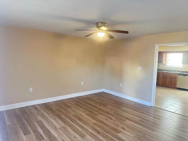 Photo - 1615 Manchester Trail NE