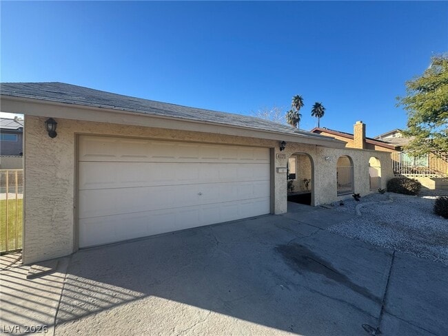 Photo - 4171 Victoria St