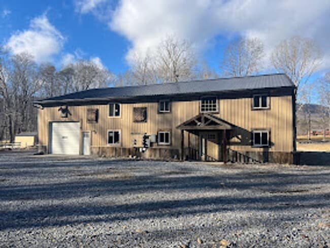 Building Photo - 2353 TN-107 Unit Townhouse #2