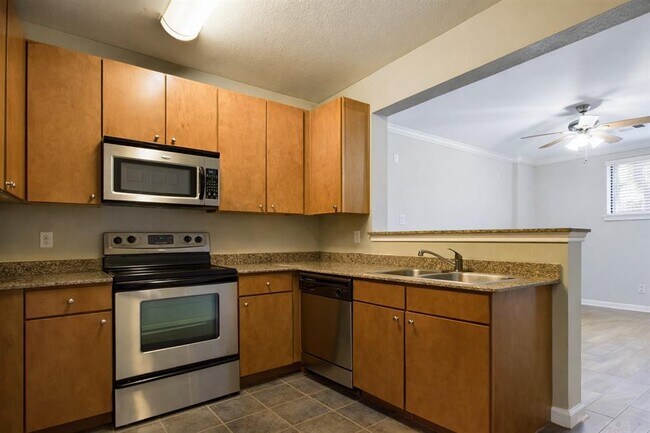 Photo - 2502 Leon St Unit 100