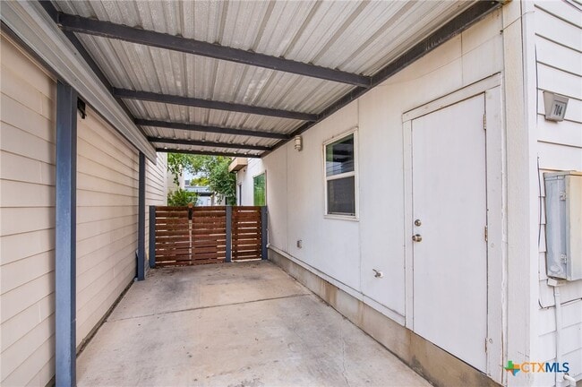 Photo - 704 N Cherry St