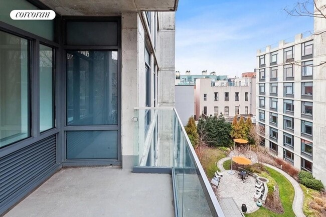 Photo - 247 N 7th St