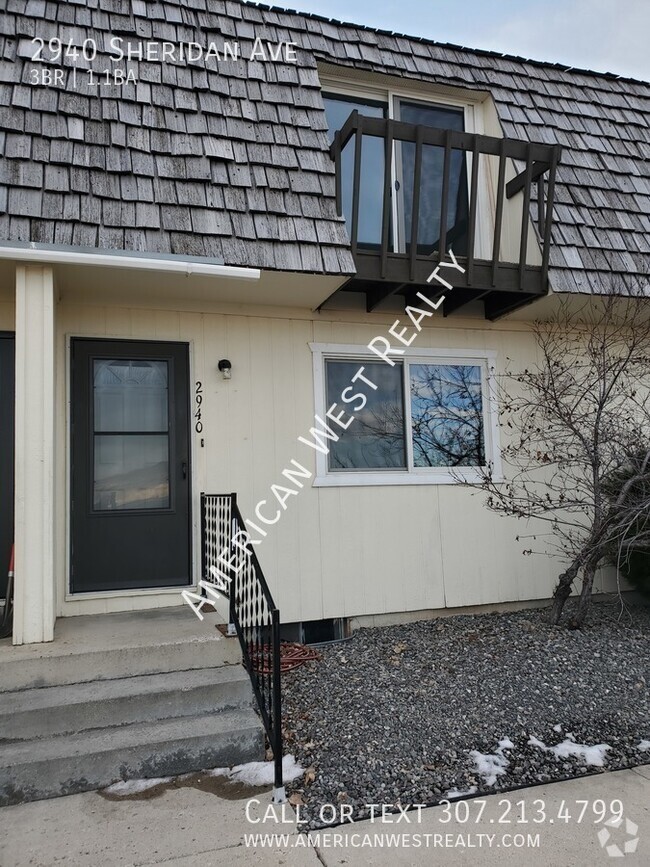 Building Photo - 3bed/1.5bath townhome