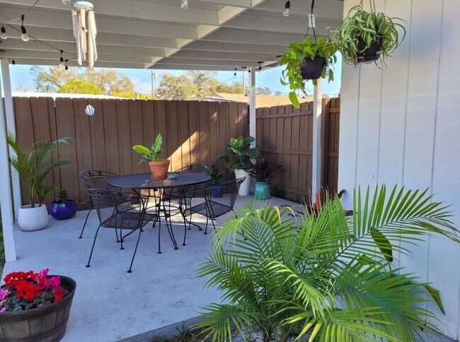 Primario - 4444 17th St W