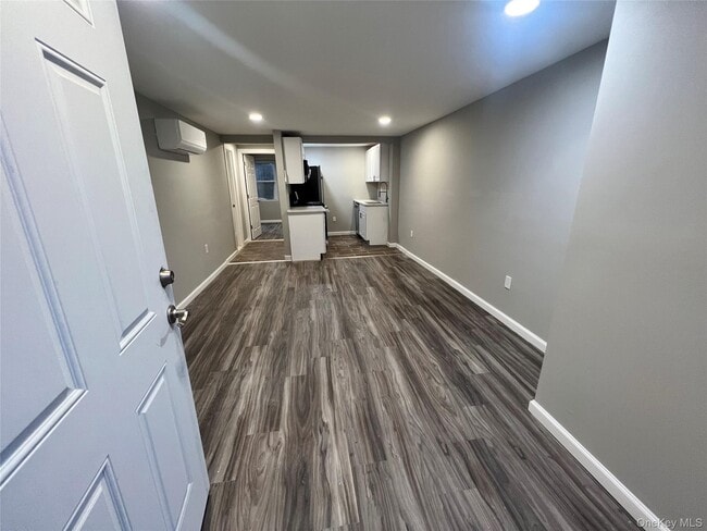 Building Photo - 99 S Hamilton St Rental