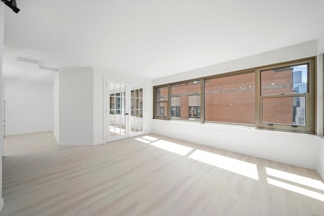 Photo - 247 E Chestnut St Unit 2004