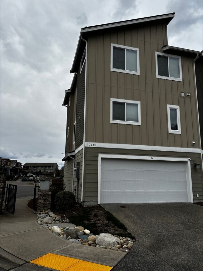 Photo - Wonderfully maintained Sunrise Townhome