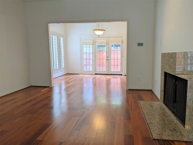 Building Photo - 11711 Memorial Dr Unit 133