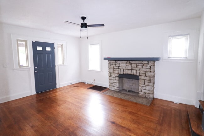 Photo - 2631 Bellevue Ave