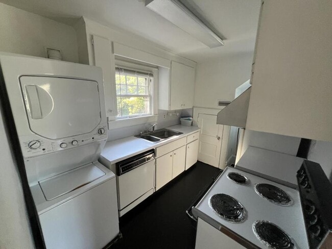 Photo - 144 S Broadway St