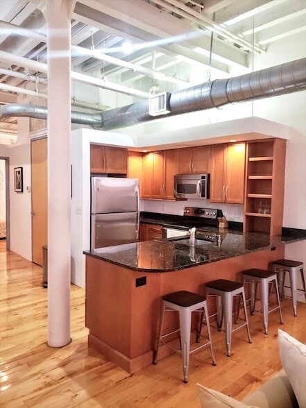 Building Photo - 111 Beach St Unit 1B Rental