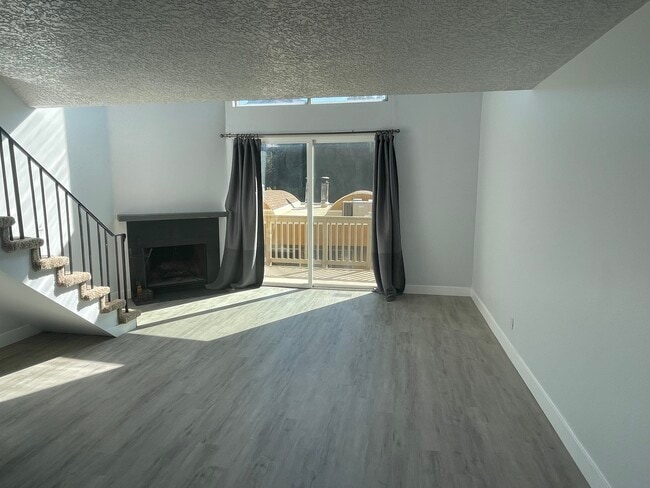 Building Photo - 855 Southwest Broadway Drive Unit Apt 23