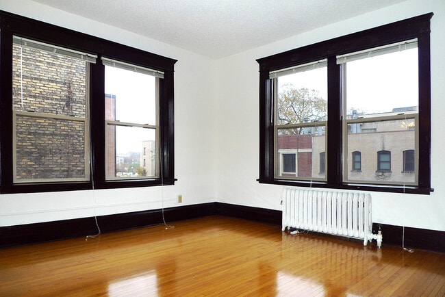130 E 18th St #202 $1460