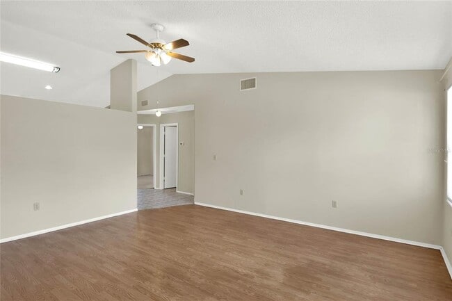 4241 Alamanda Blvd
