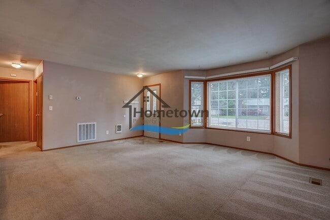 Photo - Very Nice 2 Bed Home with Fully Fenced Bac...