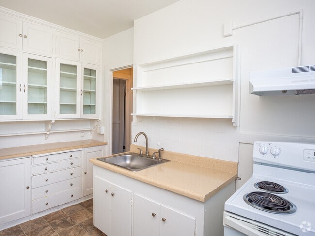 1HAB, 1BA - 600 ft² - South Court