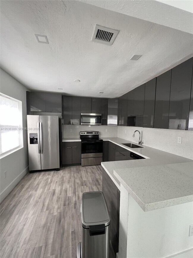 Photo - 2847 Polk St Unit 1