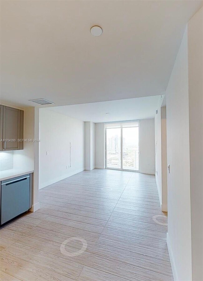 Photo - 215 N New River Dr E Unit 2020