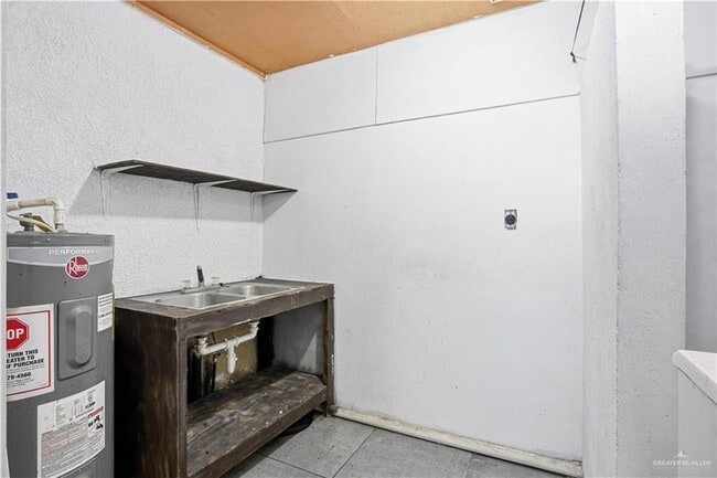 Photo - 8516 Hendrix Ave Unit 6