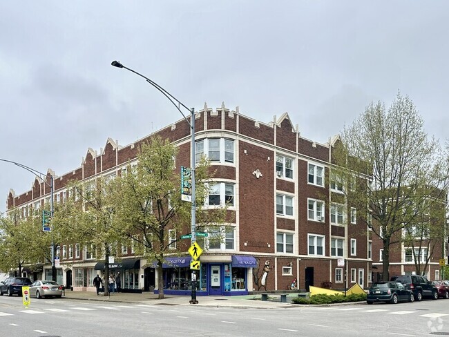Building Photo - 1946 W Montrose Ave Rental