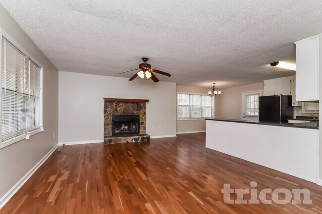 Photo - 230 Parkway Ct