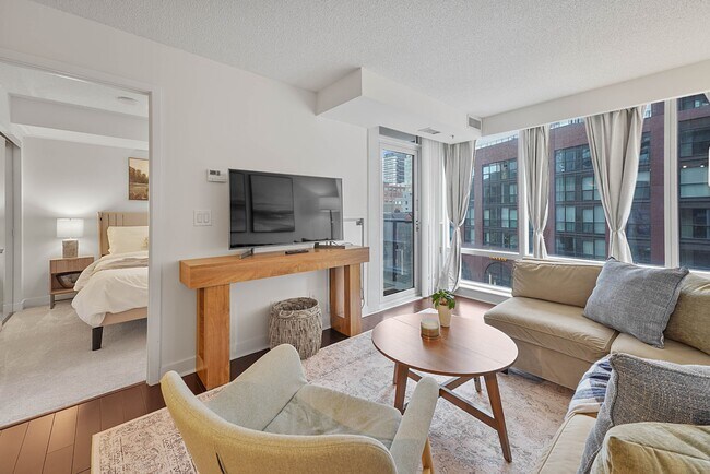 Photo - 295 Adelaide St W