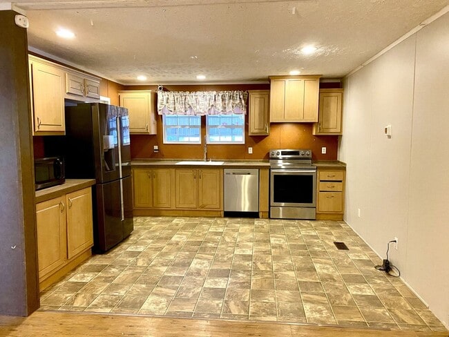 Photo - Quiet home in the country