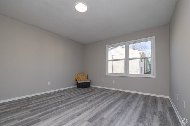 2BR, 1BA - 865SF - Bedroom