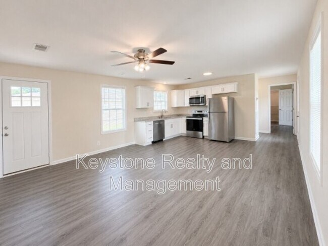 Photo - 157 Mace Ln