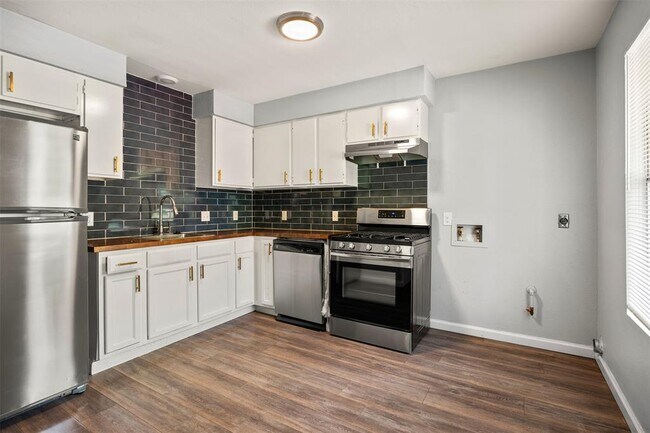 Photo - 7004 Circle S Rd