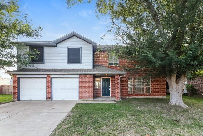 Building Photo - 8310 Woodland Willows Dr