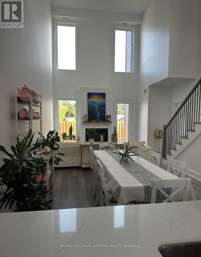 Photo - 19 West Street N