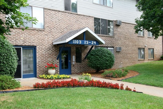 Lakeside Apartments