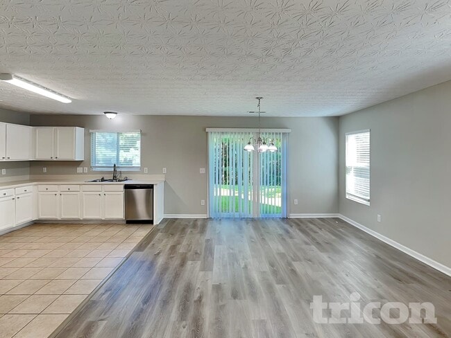 Photo - 186 Silver Fox Trail