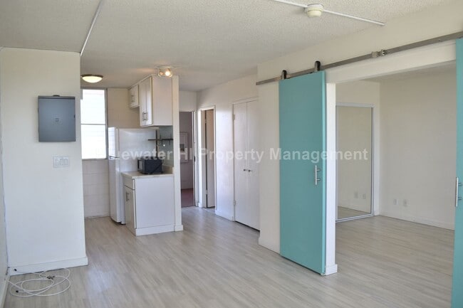 Photo - University Villa 1/1/1 (Conveniently Located) Unit 604
