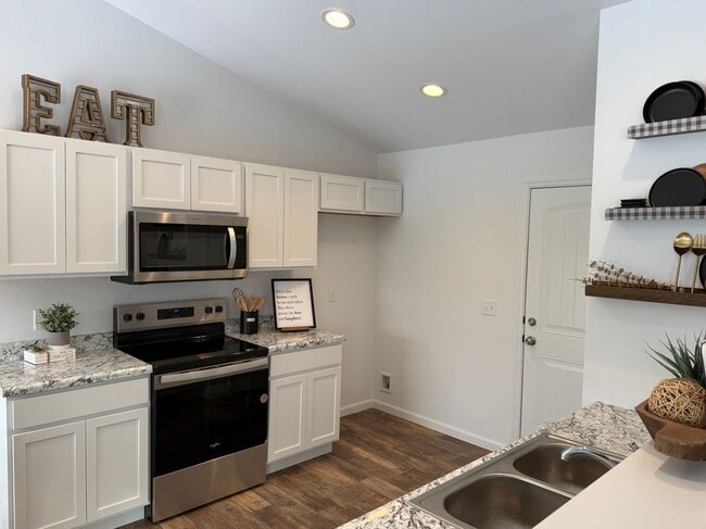 Photo - 172 Bombadill Blvd