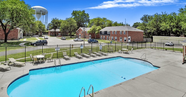 Photo - Yorktown Village Apartments