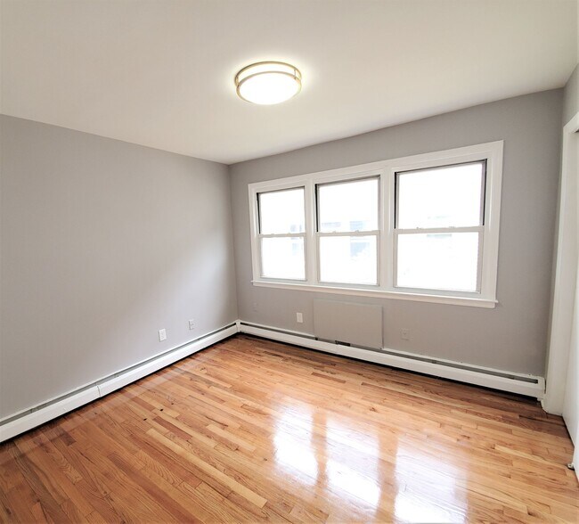 Photo - 437 Elmora Avenue