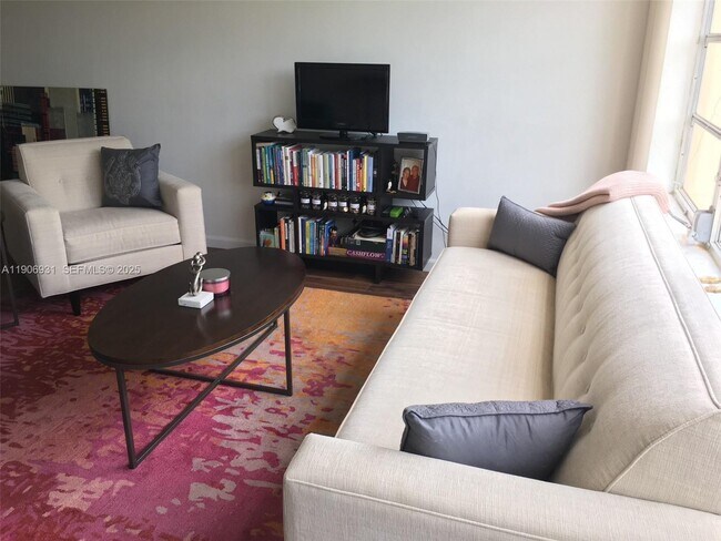 Building Photo - 1250 Atlantic Shores Blvd Unit 114