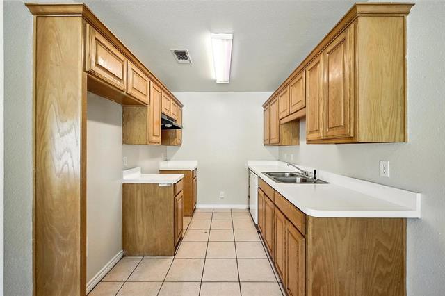 Photo - 1326-1328 S Travis St
