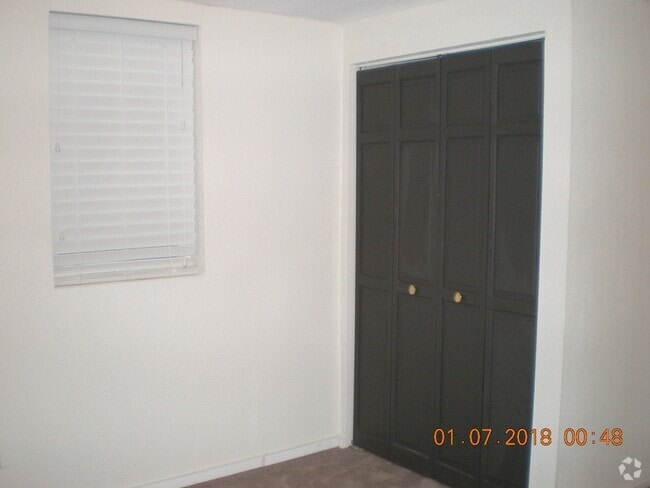 Building Photo - 1160 Clinton St Rental