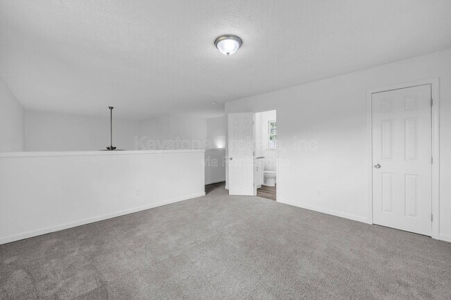 Photo - 1586 Kings Rd